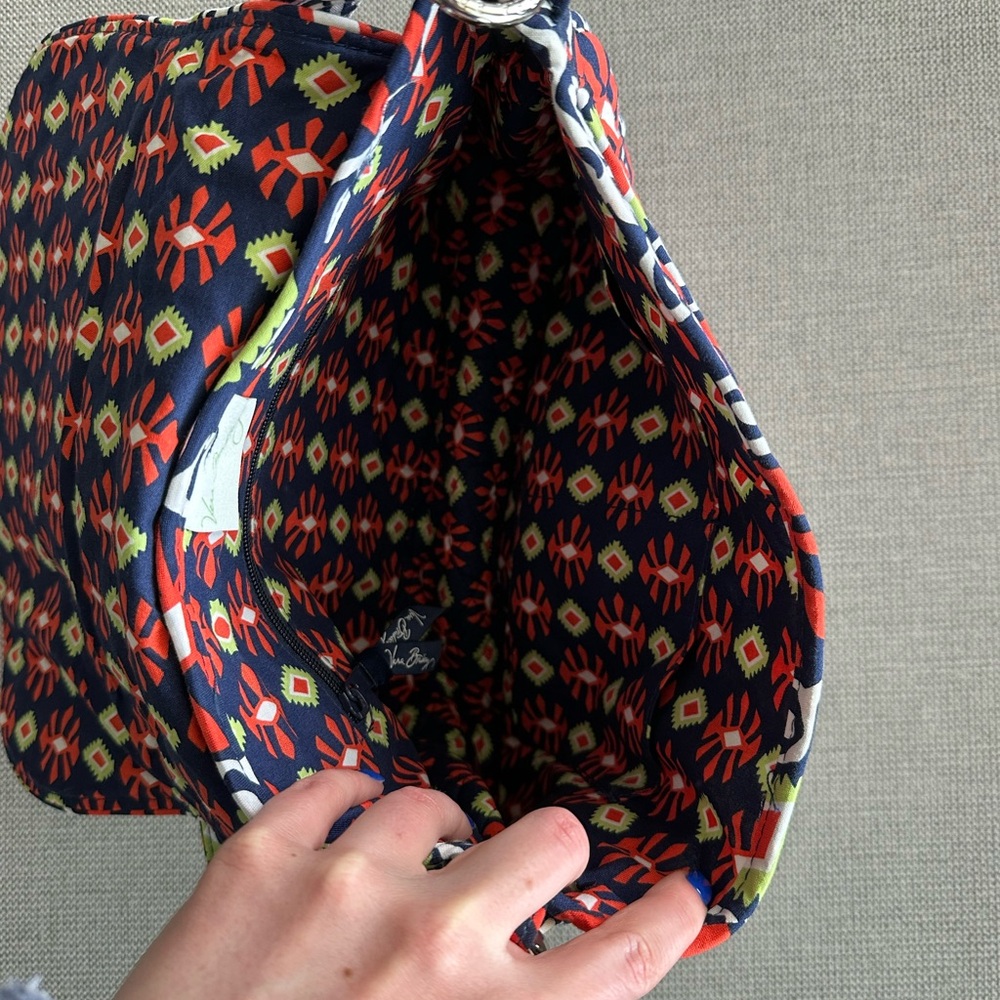 Vera Bradley Red and Green Quilted Shoulder Bag - Picture 4 of 4